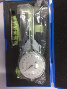 Thước cặp đồng hồ cơ có dải đo 20 ~ 35 mm IM-880 Teclock