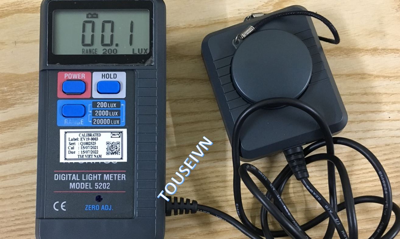 Hiệu chuẩn máy đo cường độ ánh sáng - Kyoritsu 5202 Digital Light Meter