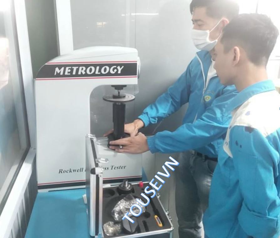 Bán - Lắp đặt - Bàn giao máy đo độ cứng Rockwell Metrology