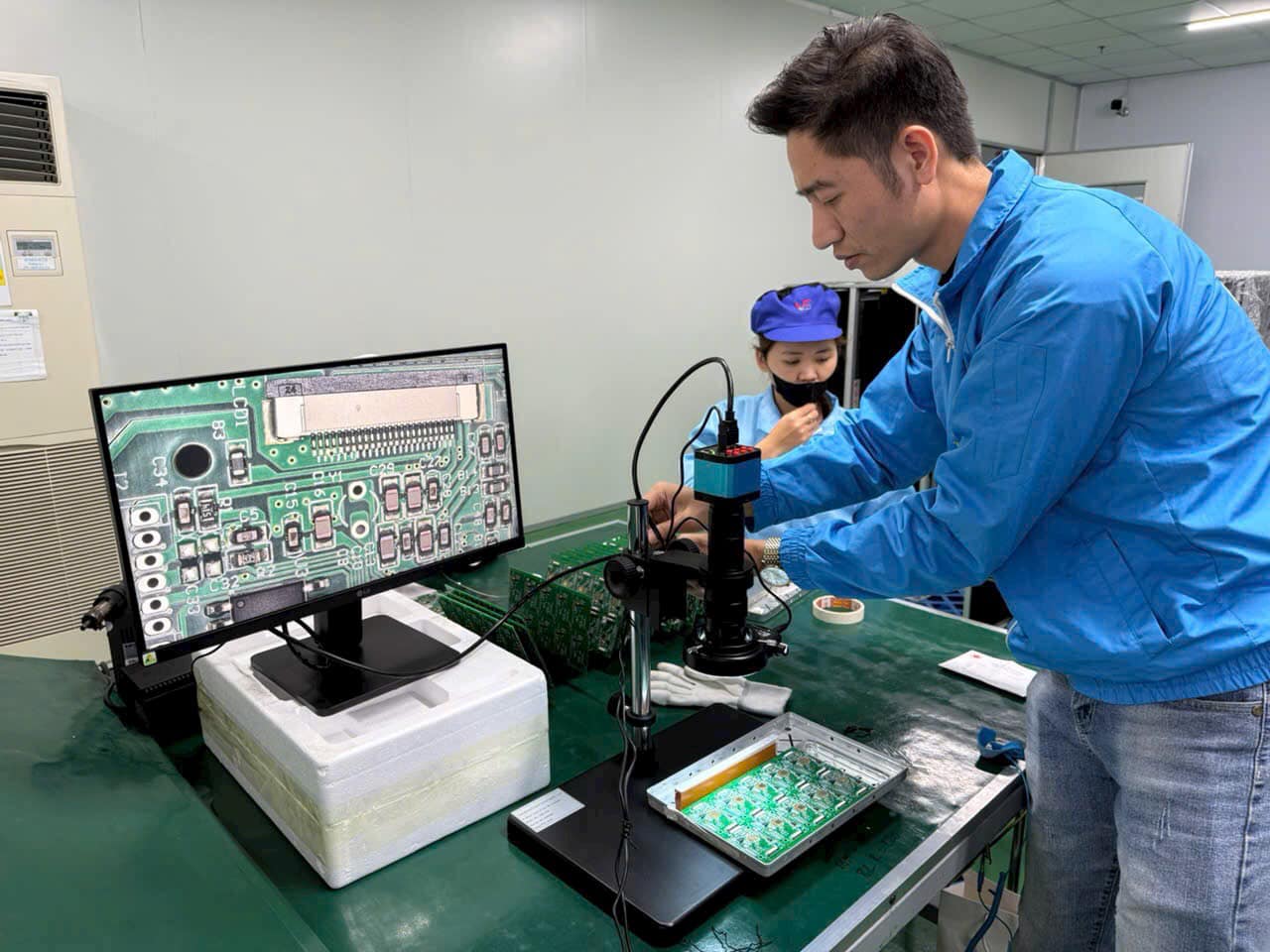 Kính hiển vi soi nối CCD-745