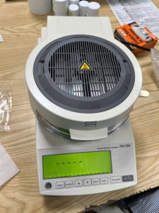 Cân sấy ẩm hồng ngoại FD-720 hãng Kett: