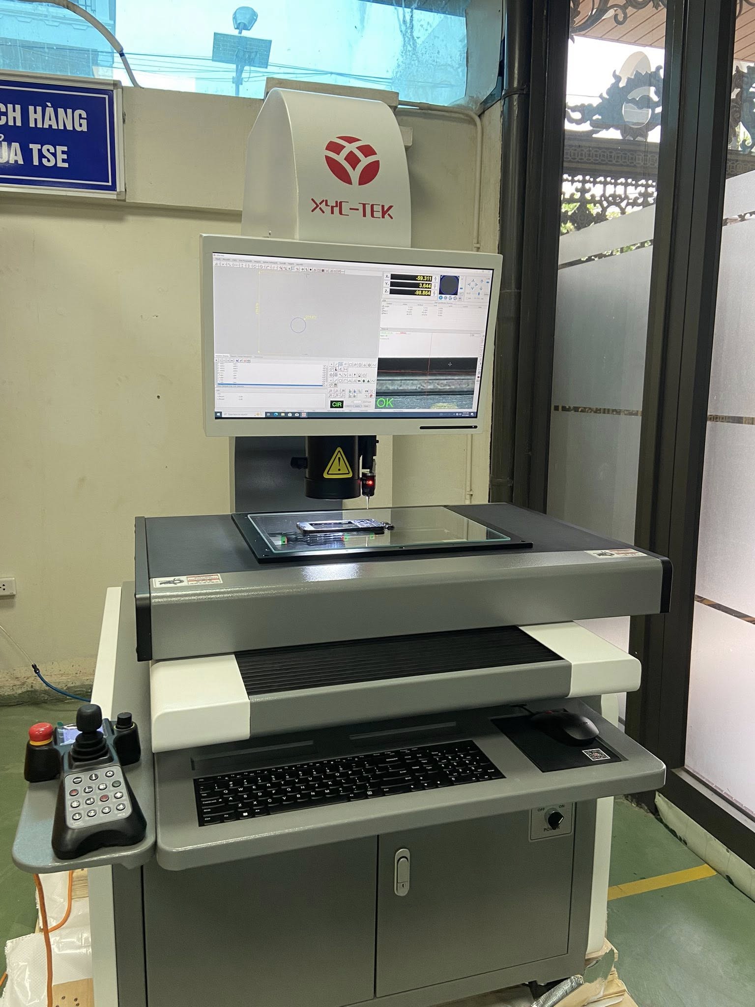 Máy đo 2D tự động