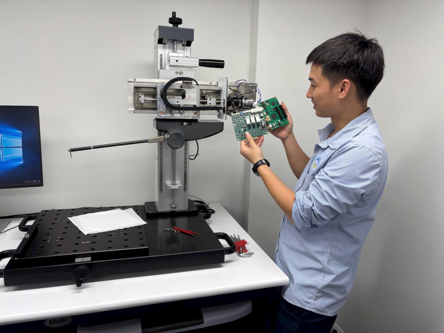 sửa máy đo biên dạng 